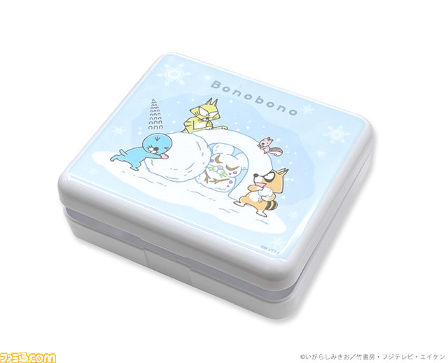 『ぼのぼの』ボップアップストアが1月24日より上野マルイにて開催。雪遊びのイラストを使用した缶バッチやパーカー、ポーチなどを販売