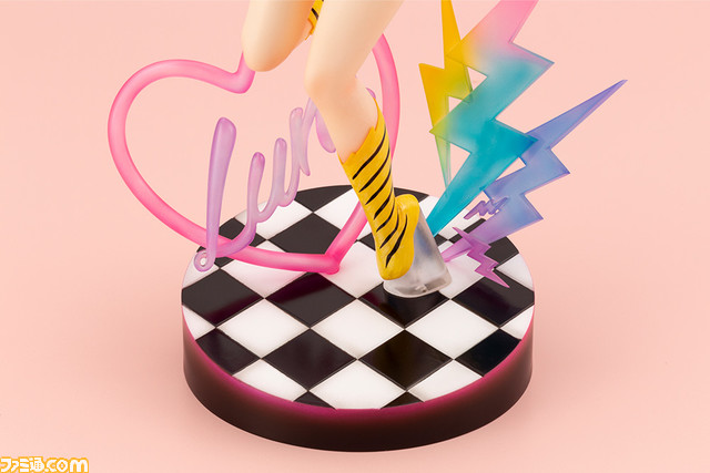 『うる星やつら』ラムちゃんの1/7スケールフィギュアが登場。ソフトクリーム片手に上目遣いの視線を送る表情がキュート