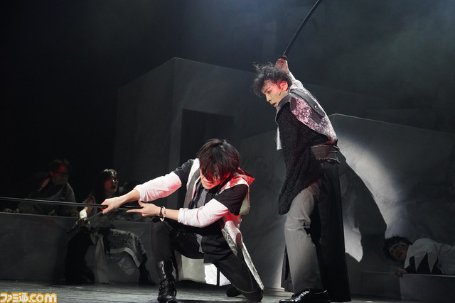 ヨコオタロウ氏原作・脚本『爆剣 〜東京転生死合・再戦〜』ゲネプロリポート。“再戦”という機会にしか味わえない舞台上の熱いシーンの数々を写真でお裾分け