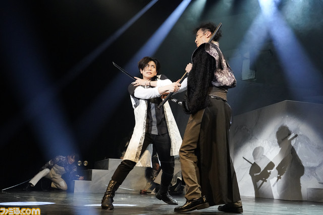 ヨコオタロウ氏原作・脚本『爆剣 〜東京転生死合・再戦〜』ゲネプロリポート。“再戦”という機会にしか味わえない舞台上の熱いシーンの数々を写真でお裾分け