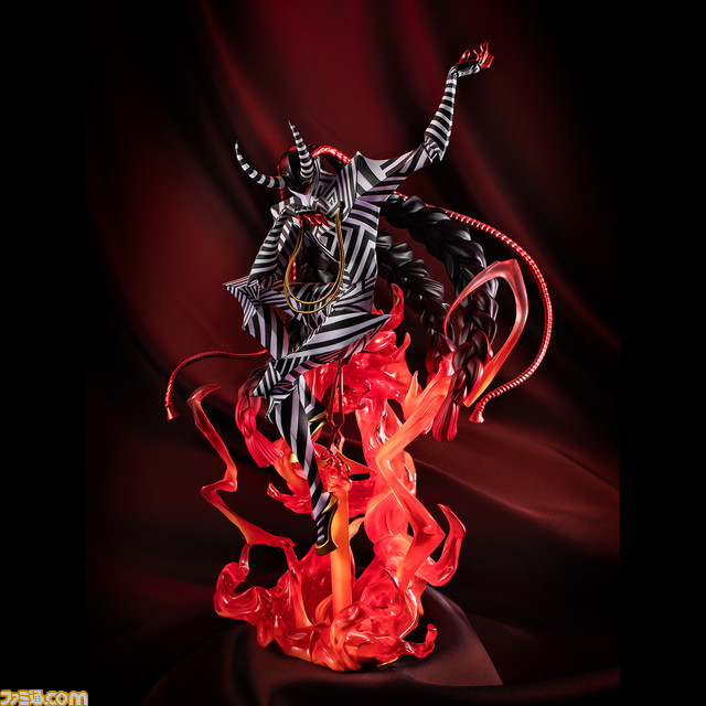 『ペルソナ５ ザ・ロイヤル』のロキが高さ約30cmのフィギュアになって登場。限定特典は、ロキのシルエットをダズル迷彩のデザインで描いたTシャツ