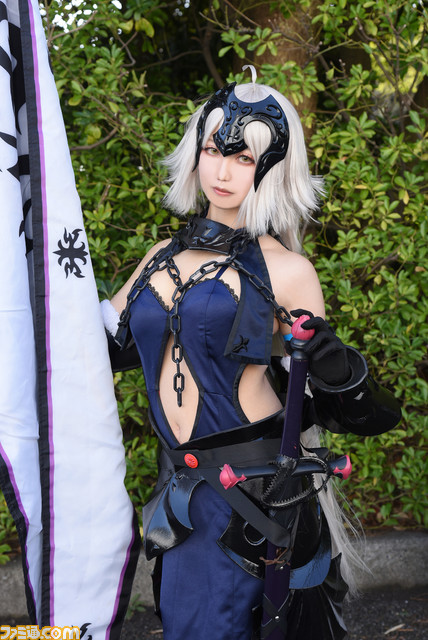 【厳選コスプレ30連発】『NIKKE』ラピから『ガンダム 水星の魔女』ミオリネ、さらには『シン・ウルトラマン』擬人化ゼットン、『チェンソーマン』田中脊髄剣まで! ワンフェスを彩った美麗コスプレイヤーたち