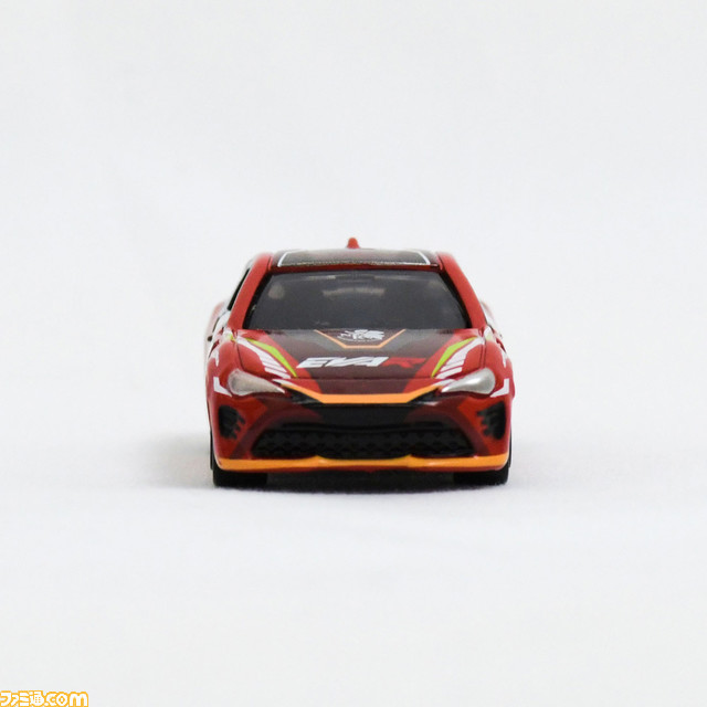 【トミカ】エヴァンゲリオンレーシングの“エヴァRT弐号機 トヨタ 86”とのコラボ商品が3月14日より予約開始