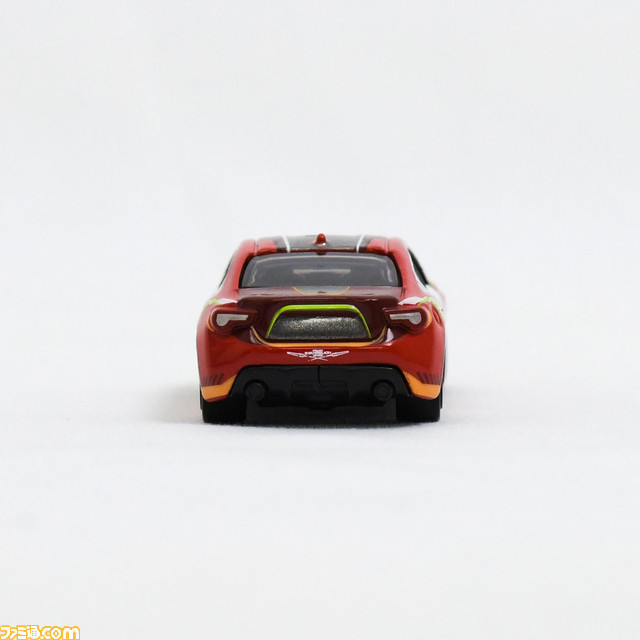 【トミカ】エヴァンゲリオンレーシングの“エヴァRT弐号機 トヨタ 86”とのコラボ商品が3月14日より予約開始