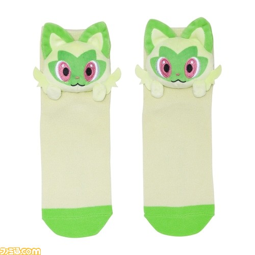 『ポケモン』ソックスの新しい柄がポケモンセンターオンラインに登場。ニャオハのマスコット付きソックスがかわいい！