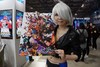 『KOF15』のメインイラストレーター・ナカタ トモヒロ氏のサイン会が開催！ 作品へのこだわりが聞けたインタビューも掲載