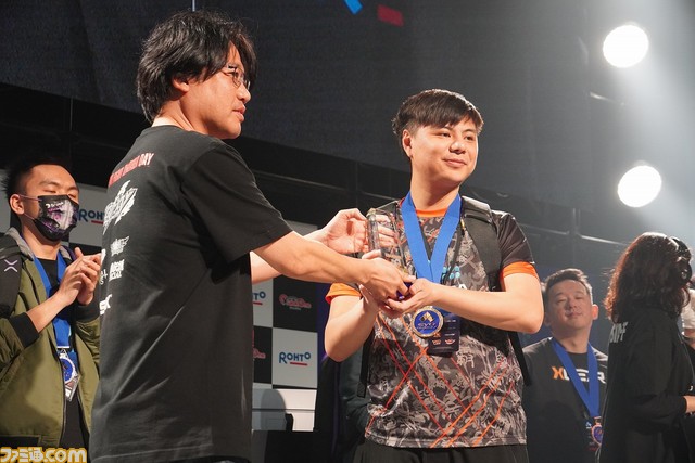 『KOF15』優勝はシャオハイ選手。"勝利の鍵は京とクロ―ネン"！激動の2日間を写真とともに振り返る