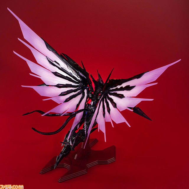 『遊戯王』No.107 銀河眼の時空竜がフィギュア化。メカニックデザイナーKoma氏のアレンジによって緻密な造形に。ニュートラル体のフィギュアも付属