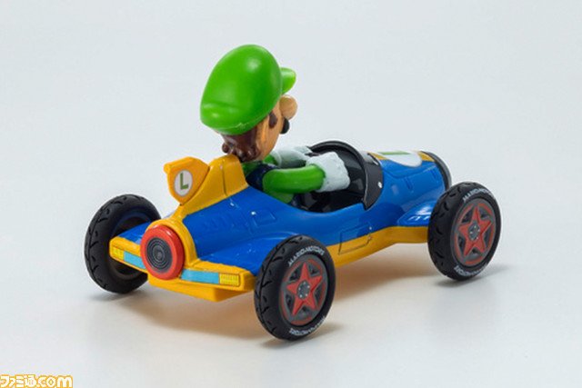 『マリオカート』ミニカーが全国のファミリーマートで4月20日より発売。マリオはG-フォース、ワイルドスター、Pウイングの3種で登場
