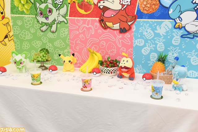 【ポケモンSV】ニャオハ、ホゲータ、クワッスのポケモンフラッペがファミマで4月25日発売。ポケモンのラッピング店舗が東京・大阪3店舗で登場