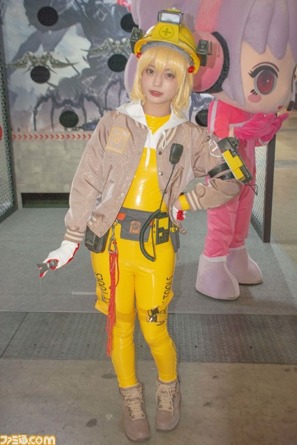 【NIKKE】“本物”のニケが排出されるリアルガチャ!? 伊織もえさんがガチャに登場するサプライズも。コスプレ写真も盛りだくさん【ニコニコ超会議2023】