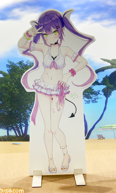 【ニコニコ超会議2023】ホロライブブースではホロサマー水着姿の宝鐘マリンたちがお出迎え！ 眺めているだけでクスっとしてしまうメンバー語録ステッカーももらえる