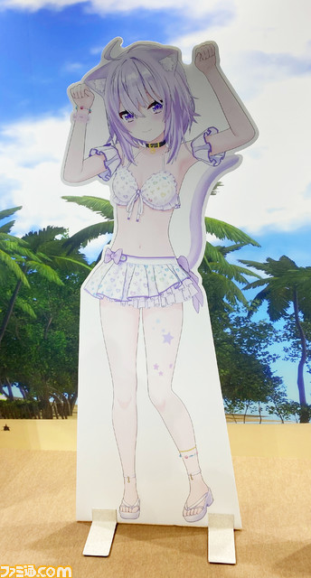 【ニコニコ超会議2023】ホロライブブースではホロサマー水着姿の宝鐘マリンたちがお出迎え！ 眺めているだけでクスっとしてしまうメンバー語録ステッカーももらえる