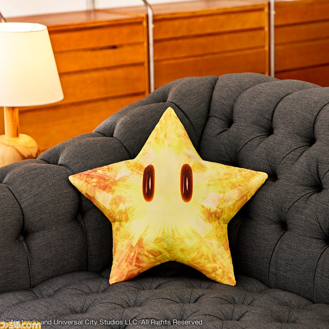 映画『スーパーマリオ』一番くじが5月13日に発売。スーパーキノコ、ハテナブロックなど抱き心地のよさそうなクッションが登場