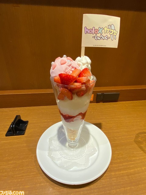 【ホロライブ】holoXカフェ（東京）リポート。メンバーのこだわり抜いたメニューや3Dアジトのような雰囲気の内装に刮目せよ！