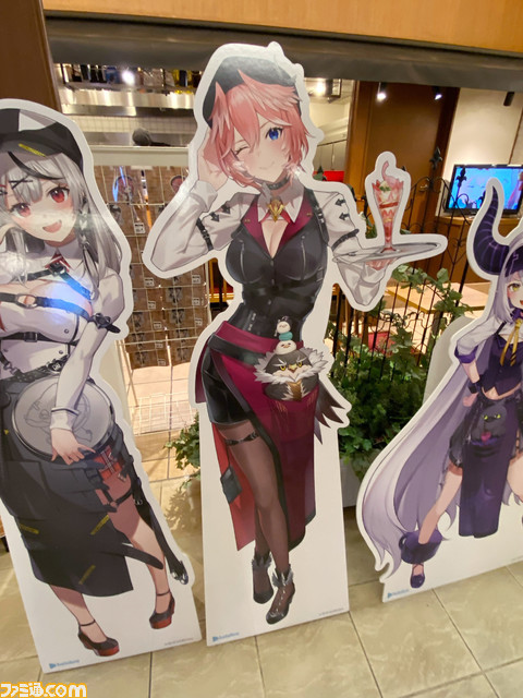 【ホロライブ】holoXカフェ（東京）リポート。メンバーのこだわり抜いたメニューや3Dアジトのような雰囲気の内装に刮目せよ！