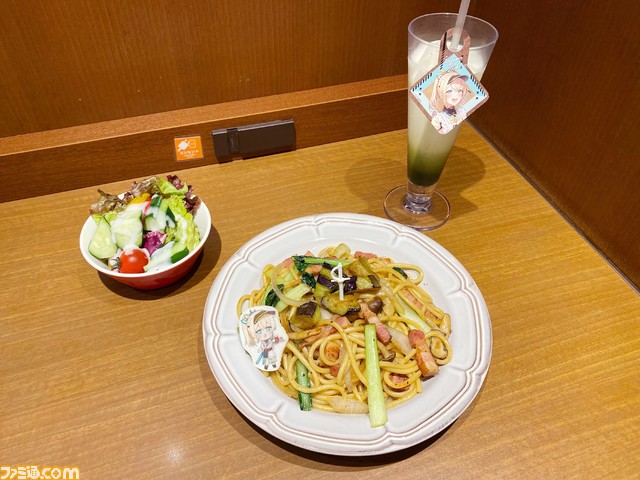 【ホロライブ】holoXカフェ（東京）リポート。メンバーのこだわり抜いたメニューや3Dアジトのような雰囲気の内装に刮目せよ！