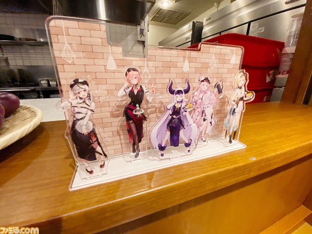 【ホロライブ】holoXカフェ（東京）リポート。メンバーのこだわり抜いたメニューや3Dアジトのような雰囲気の内装に刮目せよ！