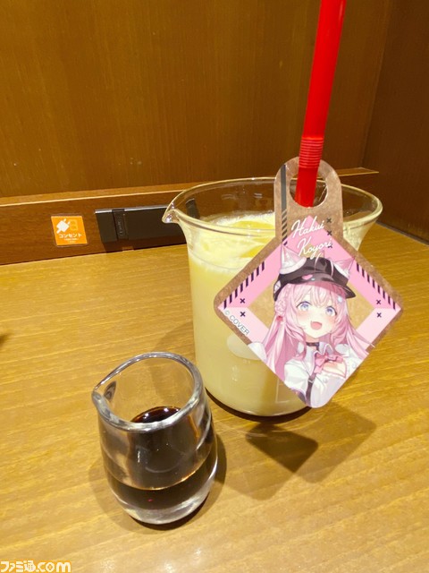 【ホロライブ】holoXカフェ（東京）リポート。メンバーのこだわり抜いたメニューや3Dアジトのような雰囲気の内装に刮目せよ！