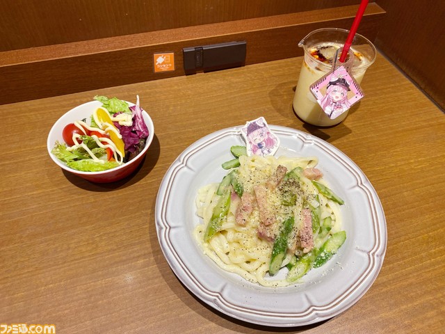 【ホロライブ】holoXカフェ（東京）リポート。メンバーのこだわり抜いたメニューや3Dアジトのような雰囲気の内装に刮目せよ！