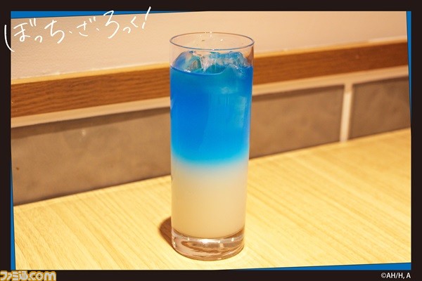 アニメ『ぼっち・ざ・ろっく!』דTOWER RECORDS CAFE”コラボのグッズ情報が公開。ピカソ風の後藤ひとりがデザインされたTシャツがインパクト大