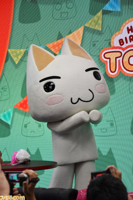 【どこいつ】トロの誕生日会が4年ぶりに開催。トロとクロのかわいさはいつまでも変わらず、お父さんもお姉さんも家族連れも笑顔なイベントリポートをお届けニャ