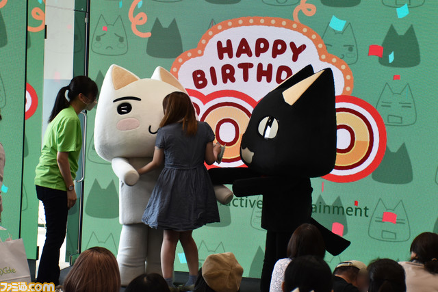 【どこいつ】トロの誕生日会が4年ぶりに開催。トロとクロのかわいさはいつまでも変わらず、お父さんもお姉さんも家族連れも笑顔なイベントリポートをお届けニャ