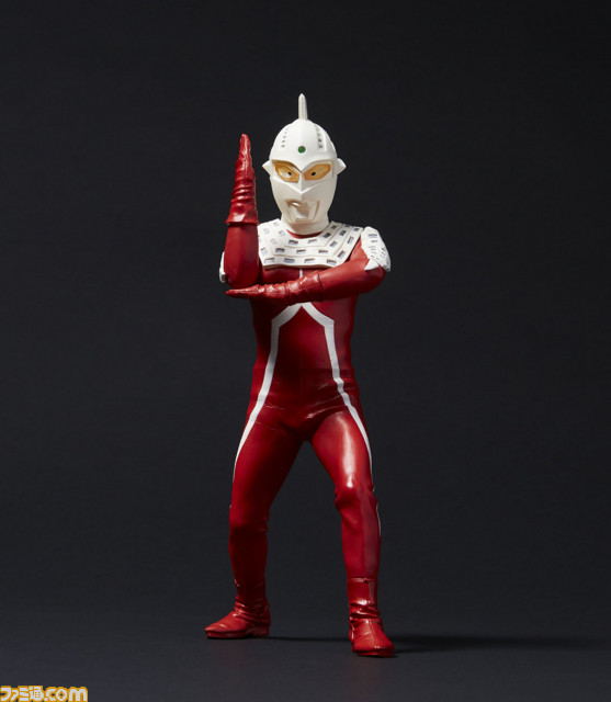 『ウルトラセブン』55周年を記念したJALカラーバージョンのスペシャルフィギュアが数量限定で登場