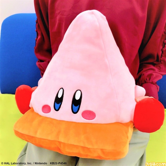 『星のカービィ ディスカバリー』よりほおばりヘンケイするカービィのBIGぬいぐるみがプライズ化。5月第2週より各取扱店にて順次展開