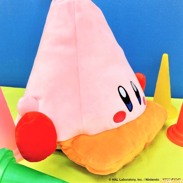 『星のカービィ ディスカバリー』よりほおばりヘンケイするカービィのBIGぬいぐるみがプライズ化。5月第2週より各取扱店にて順次展開