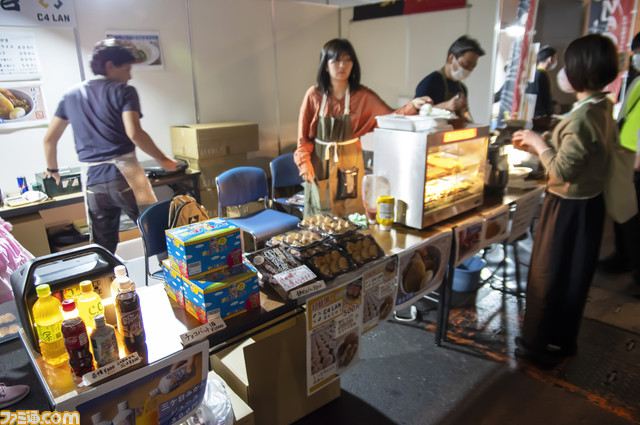 【C4 LAN】大量のゲーマーがゲーム機持参で勝手に遊ぶだけ。まあまあどうかしてるのに心地いい。ぬるま湯みたいな闇鍋イベントの生存戦略