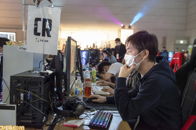 【C4 LAN】大量のゲーマーがゲーム機持参で勝手に遊ぶだけ。まあまあどうかしてるのに心地いい。ぬるま湯みたいな闇鍋イベントの生存戦略