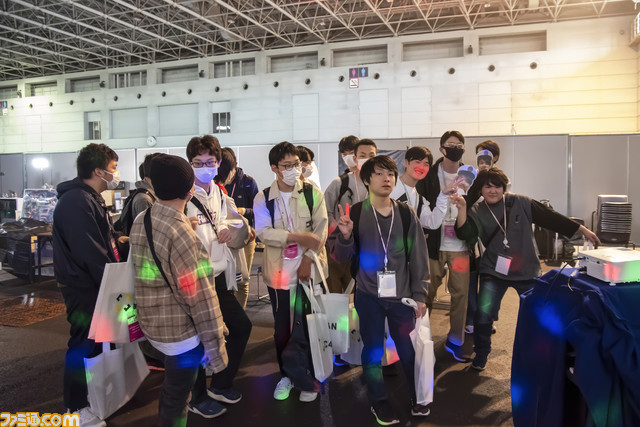 【C4 LAN】大量のゲーマーがゲーム機持参で勝手に遊ぶだけ。まあまあどうかしてるのに心地いい。ぬるま湯みたいな闇鍋イベントの生存戦略