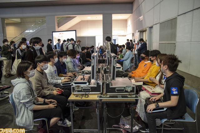 【C4 LAN】大量のゲーマーがゲーム機持参で勝手に遊ぶだけ。まあまあどうかしてるのに心地いい。ぬるま湯みたいな闇鍋イベントの生存戦略