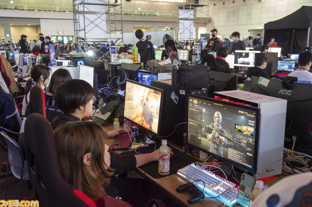 【C4 LAN】大量のゲーマーがゲーム機持参で勝手に遊ぶだけ。まあまあどうかしてるのに心地いい。ぬるま湯みたいな闇鍋イベントの生存戦略