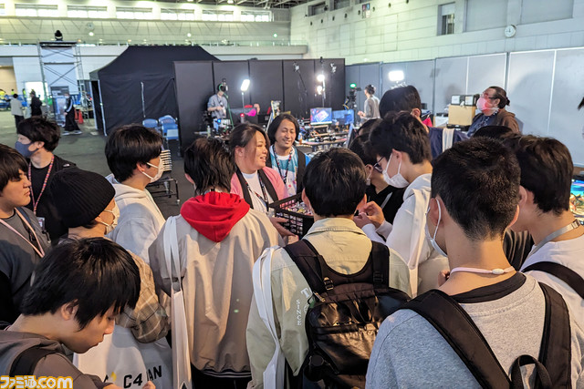 【C4 LAN】大量のゲーマーがゲーム機持参で勝手に遊ぶだけ。まあまあどうかしてるのに心地いい。ぬるま湯みたいな闇鍋イベントの生存戦略