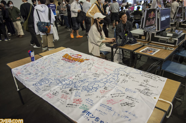 【C4 LAN】大量のゲーマーがゲーム機持参で勝手に遊ぶだけ。まあまあどうかしてるのに心地いい。ぬるま湯みたいな闇鍋イベントの生存戦略