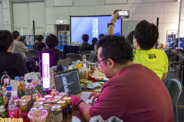 【C4 LAN】大量のゲーマーがゲーム機持参で勝手に遊ぶだけ。まあまあどうかしてるのに心地いい。ぬるま湯みたいな闇鍋イベントの生存戦略