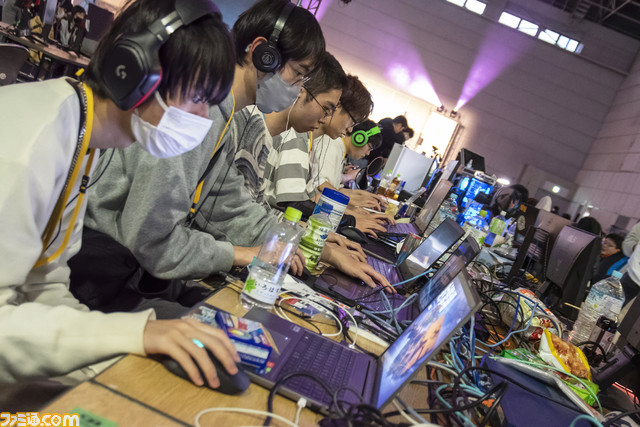 【C4 LAN】大量のゲーマーがゲーム機持参で勝手に遊ぶだけ。まあまあどうかしてるのに心地いい。ぬるま湯みたいな闇鍋イベントの生存戦略