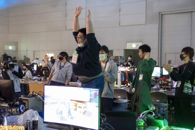 【C4 LAN】大量のゲーマーがゲーム機持参で勝手に遊ぶだけ。まあまあどうかしてるのに心地いい。ぬるま湯みたいな闇鍋イベントの生存戦略