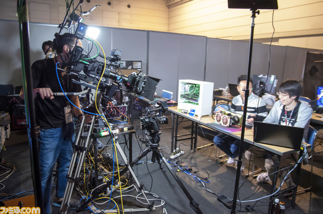 【C4 LAN】大量のゲーマーがゲーム機持参で勝手に遊ぶだけ。まあまあどうかしてるのに心地いい。ぬるま湯みたいな闇鍋イベントの生存戦略