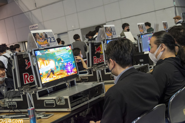 【C4 LAN】大量のゲーマーがゲーム機持参で勝手に遊ぶだけ。まあまあどうかしてるのに心地いい。ぬるま湯みたいな闇鍋イベントの生存戦略