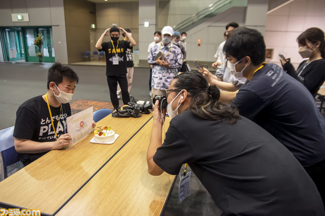 【C4 LAN】大量のゲーマーがゲーム機持参で勝手に遊ぶだけ。まあまあどうかしてるのに心地いい。ぬるま湯みたいな闇鍋イベントの生存戦略