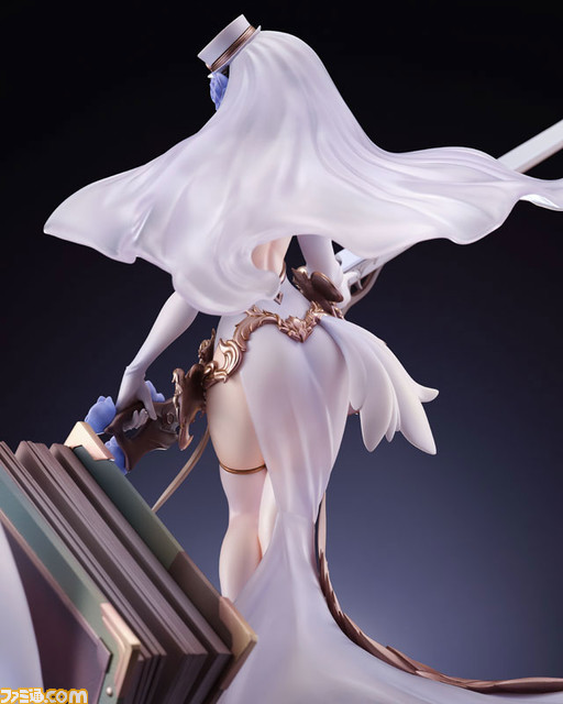 『アズールレーン』アーク・ロイヤルがケッコン衣装でフィギュア化。あみあみ限定版では指揮官を射止めるウィンク顔パーツが付属