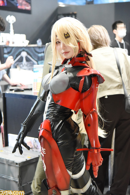 コスプレ30選『NIKKE』ラピに『スト6』キャミィ、『ブルアカ』『ライザ』『推しの子』『スラムダンク』まで! “ニコニコ超会議2023”を沸かせたコスプレイヤー総まとめ