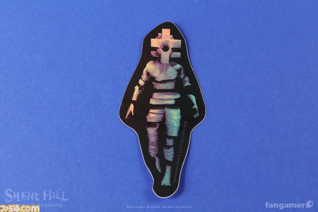 『サイレントヒル シャッタードメモリーズ』ハリー・メイソンを描いたTシャツが発売。暗所でほのかに光る