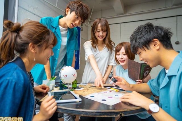 『名探偵コナン』リアル脱出ゲームにてコナンと灰原の描き下ろしグッズが販売。本イベントのビジュアルを使用したアクリルパネルやクリアファイルなどが登場