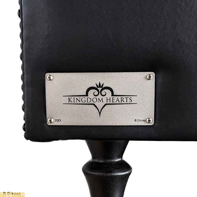 『キングダム ハーツ』高級ソファ、クッション、ラウンドラグが発売決定。アイコンマークの刺繍を施したクラシックなデザイン