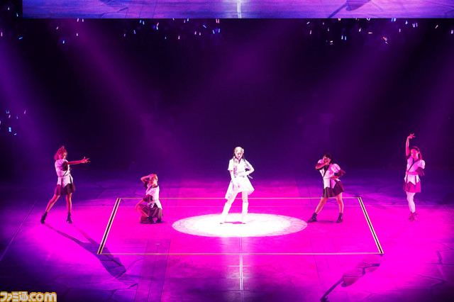 『アイマス シンデレラガールズ』“燿城夜祭 -かがやきよまつり-”2日目リポート。大阪出身アイドルが『あんきら!?狂騒曲』ならぬ『おおさか!?狂騒曲』を披露！ 大阪らしいユニークな演出で最高の夜祭に