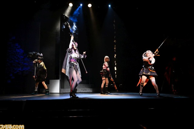 『舞台 トワツガイ』リポート。大西桃香(AKB48)ほか出演者たちが歌うキャラソン『トワノユメ』生の迫力! 映像を駆使したバトルも臨場感バツグン